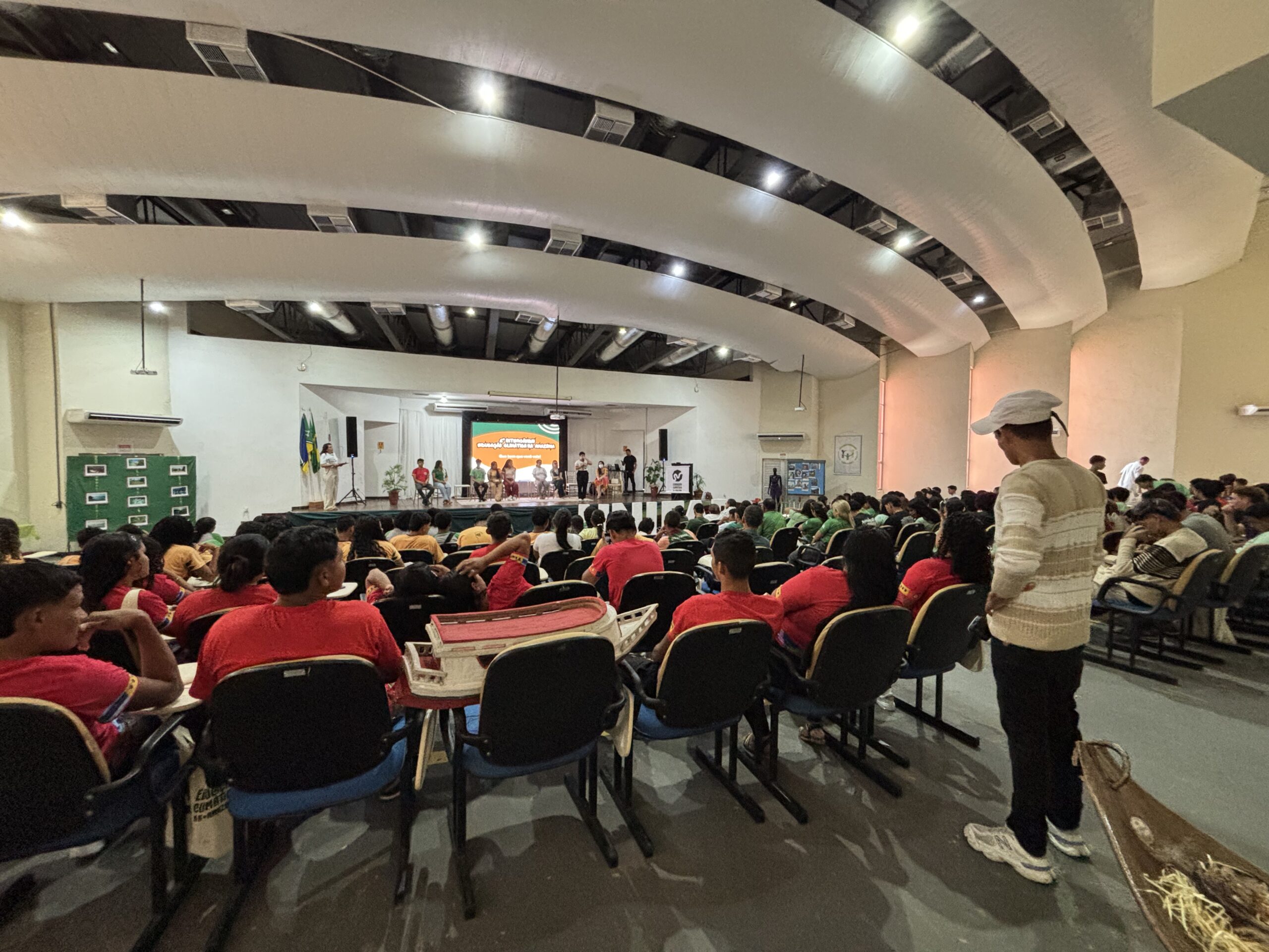Educação Climática na Amazônia encerra jornada com intercâmbio que reuniu jovens e professores em Macapá
